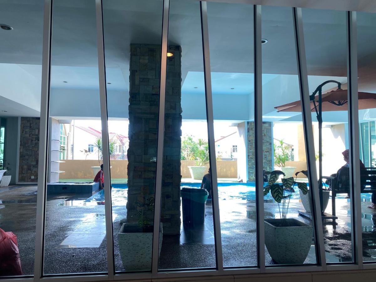 Private Viana Court Service 1 With Private Parking Apartment Kota Bharu